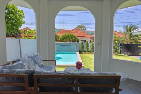 Casa de 4 dormitorios en Pattaya, Tailandia № 212327 - foto 6