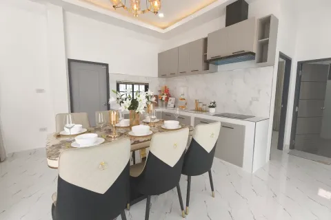 Casa de 3 dormitorios en Pattaya, Tailandia № 212328 - foto 6