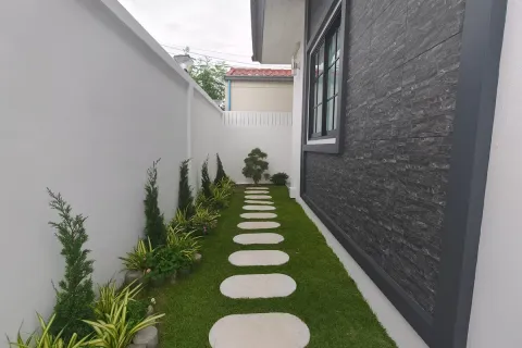 Casa de 3 dormitorios en Pattaya, Tailandia № 212328 - foto 4
