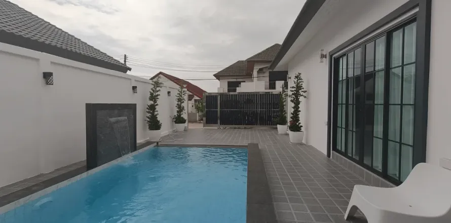 Casa de 3 dormitorios en Pattaya, Tailandia № 212328