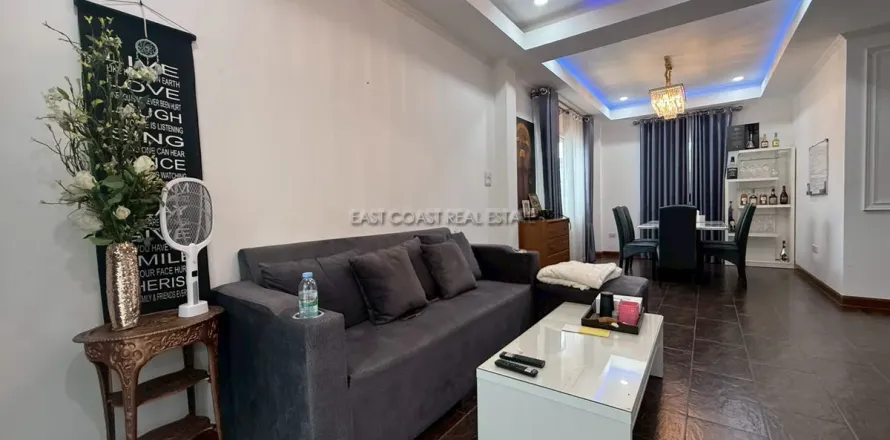 Casa de 3 dormitorios en Pattaya, Tailandia № 212326