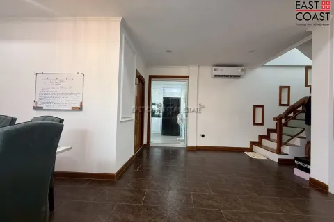 Casa de 3 dormitorios en Pattaya, Tailandia № 212326 - foto 17
