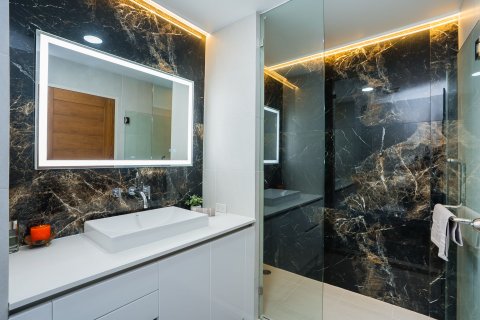 Кондоминиум с 2 спальнями в Хуа Хине, Таиланд № 159206 - фото 25