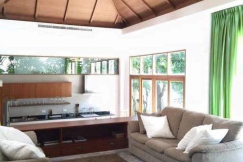 Вилла в Чалонге, Таиланд с 3 спальнями  № 179877 - фото 5