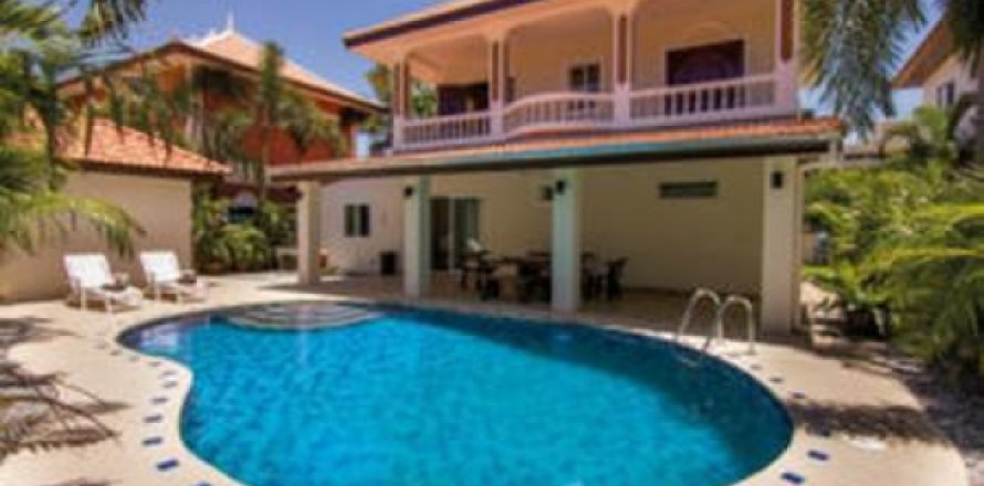 Villa in Pattaya, Thailand 6 bedrooms № 192797