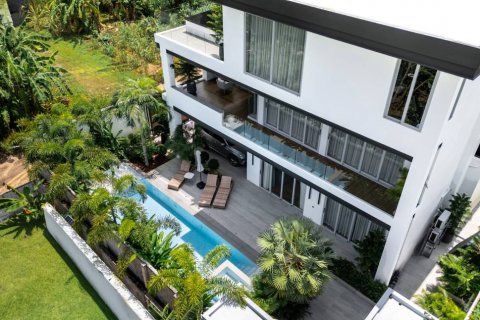 Вилла в Раваи, Таиланд с 5 спальнями  № 114921 - фото 1