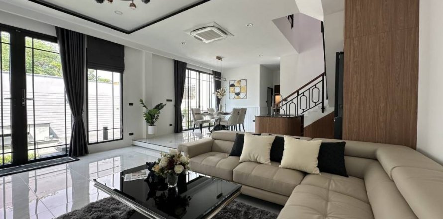 Таунхаус в Паттайе, Таиланд с 3 спальнями  № 114917