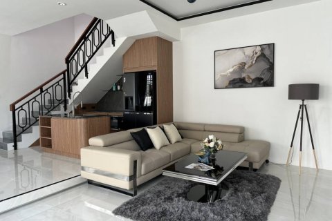 Таунхаус в Паттайе, Таиланд с 3 спальнями  № 114917 - фото 2