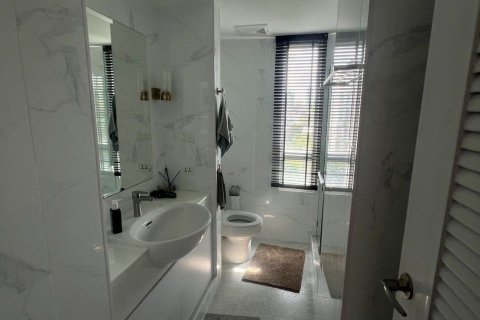 Condo à Yan Nawa, Bangkok, Thaïlande, 2 chambres  № 149807 - photo 6