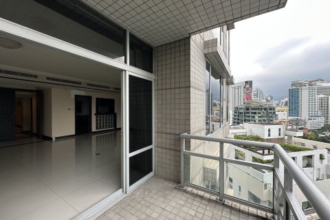 Condo in Pathum Wan, Bangkok, Thailand, 3 bedrooms № 149809 - photo 4