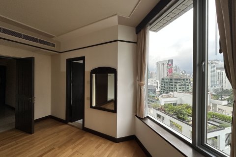 Condo in Pathum Wan, Bangkok, Thailand, 3 bedrooms № 149809 - photo 8