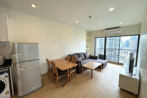 Condo à Khlong Toei, Bangkok, Thaïlande, 2 chambres  № 170860 - photo 2