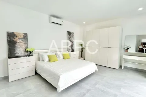 Casa de 3 dormitorios en Pattaya, Tailandia № 210931 - foto 12