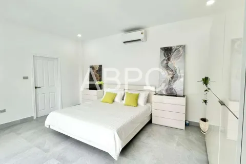 Casa de 3 dormitorios en Pattaya, Tailandia № 210931 - foto 8
