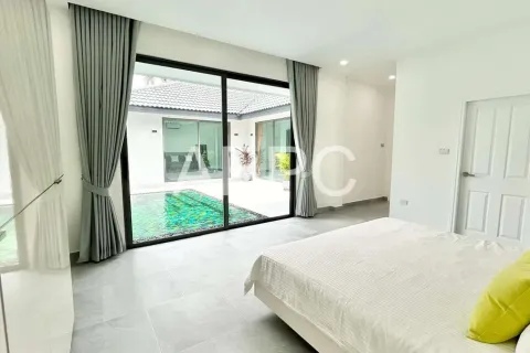 Casa de 3 dormitorios en Pattaya, Tailandia № 210931 - foto 14