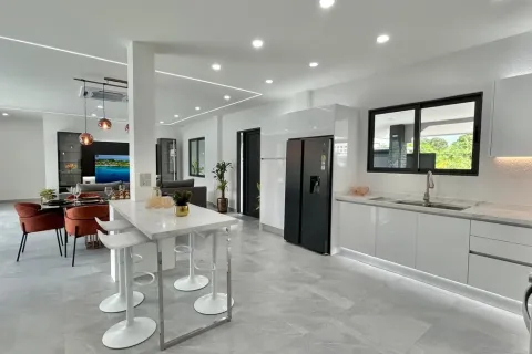 Casa de 3 dormitorios en Pattaya, Tailandia № 210931 - foto 18