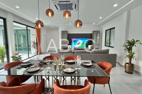 Casa de 3 dormitorios en Pattaya, Tailandia № 210931 - foto 4