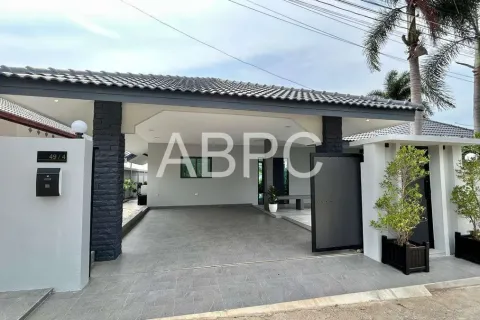 Casa de 3 dormitorios en Pattaya, Tailandia № 210931 - foto 13