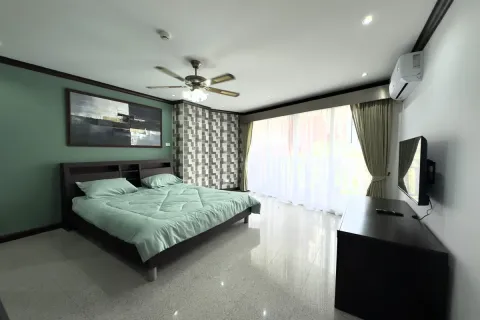 Condominio de 2 dormitorios en Jomtien Beach, Pattaya, Tailandia № 210932 - foto 21