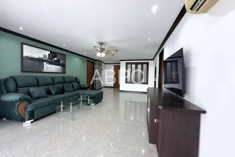 Condominio de 2 dormitorios en Jomtien Beach, Pattaya, Tailandia № 210932 - foto 2