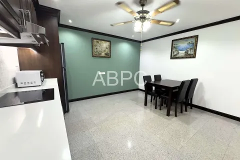 Condominio de 2 dormitorios en Jomtien Beach, Pattaya, Tailandia № 210932 - foto 17