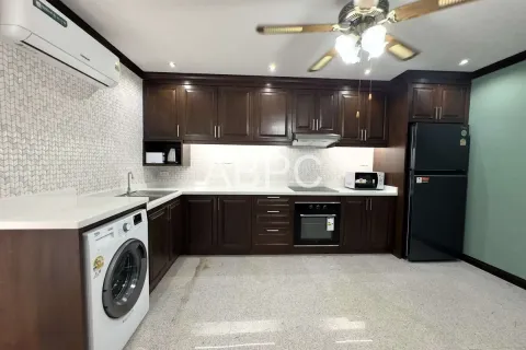 Condominio de 2 dormitorios en Jomtien Beach, Pattaya, Tailandia № 210932 - foto 12