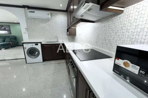 Condominio de 2 dormitorios en Jomtien Beach, Pattaya, Tailandia № 210932 - foto 7