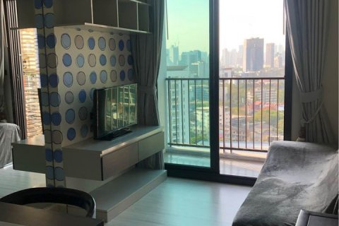 Condo in Phra Khanong, Bangkok, Thailand, 1 bedroom  № 143294 - photo 1