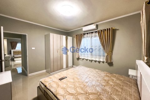 Casa de 4 dormitorios en Pattaya, Tailandia № 209374 - foto 19