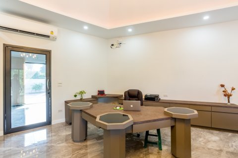 Villa in Pran Buri, Thailand 4 Schlafzimmer № 221861 - Foto 8