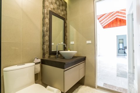 Villa in Pran Buri, Thailand 4 Schlafzimmer № 221861 - Foto 24