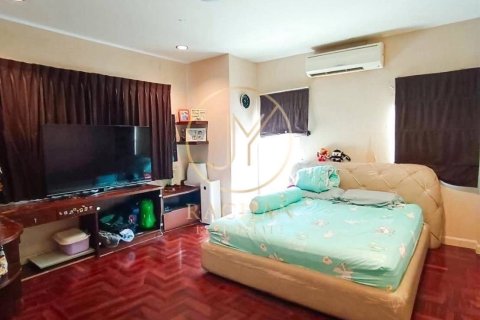House in Bang Kruai, Thailand 3 bedrooms № 156910 - photo 19