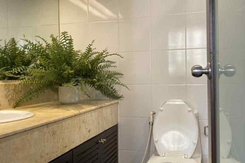 Condo in Watthana, Bangkok, Thailand, 2 bedrooms  № 156913 - photo 5