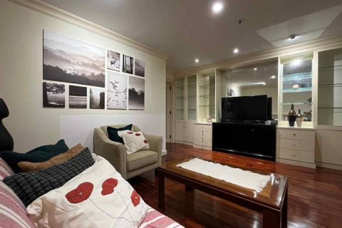 Condo in Watthana, Bangkok, Thailand, 2 bedrooms  № 156913 - photo 4