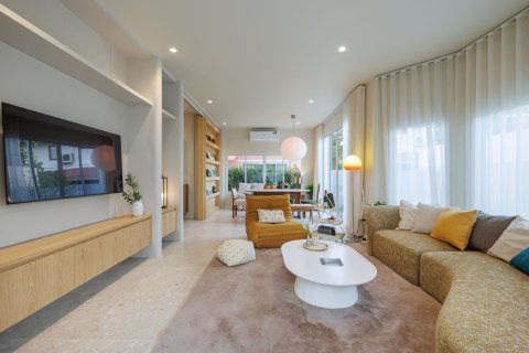 House in San Sai, Thailand 4 bedrooms № 168938 - photo 25