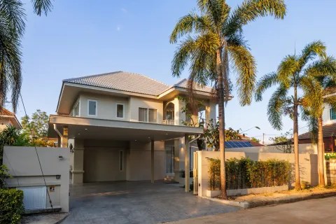 House in San Sai, Thailand 4 bedrooms № 168938 - photo 12