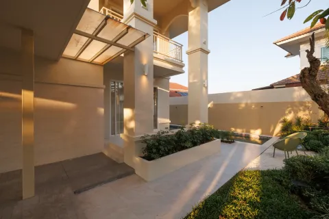 House in San Sai, Thailand 4 bedrooms № 168938 - photo 10