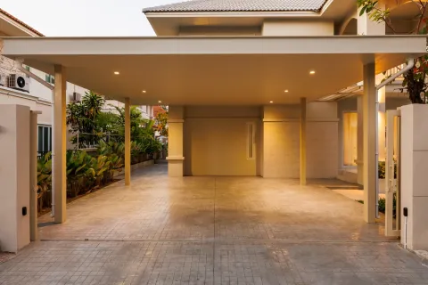 House in San Sai, Thailand 4 bedrooms № 168938 - photo 18