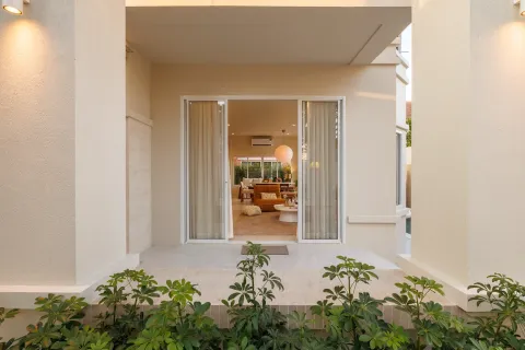 House in San Sai, Thailand 4 bedrooms № 168938 - photo 15