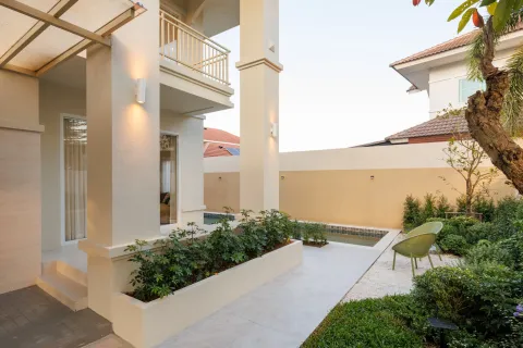 House in San Sai, Thailand 4 bedrooms № 168938 - photo 7