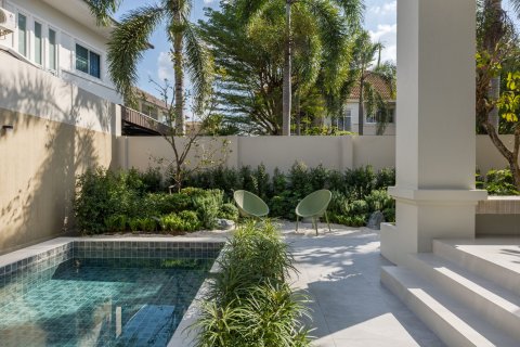 House in San Sai, Thailand 4 bedrooms № 168938 - photo 23