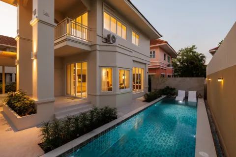 House in San Sai, Thailand 4 bedrooms № 168938 - photo 19