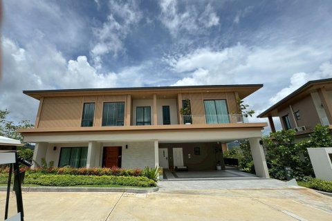 House in Krabi, Thailand 5 bedrooms № 168940 - photo 1