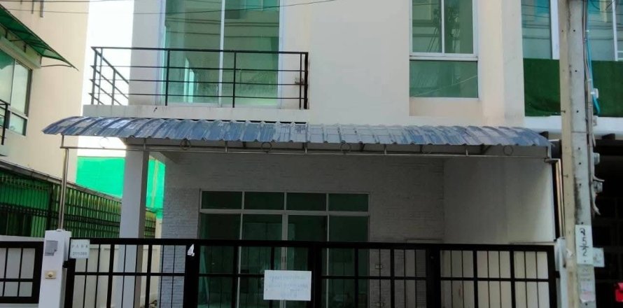 Townhouse in Lat Phrao, Bangkok, Thailand 3 bedrooms № 151567