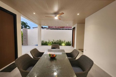 Villa in Phuket, Thailand 3 bedrooms № 135769 - photo 15