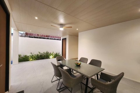 Villa in Phuket, Thailand 3 bedrooms № 135769 - photo 16