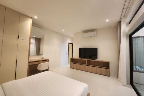 Villa in Phuket, Thailand 3 bedrooms № 135769 - photo 22