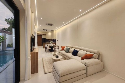 Villa in Phuket, Thailand 3 bedrooms № 135769 - photo 20