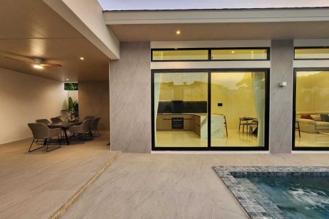 Villa in Phuket, Thailand 3 bedrooms № 135769 - photo 12