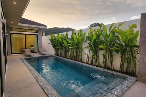 Villa in Phuket, Thailand 3 bedrooms № 135769 - photo 2